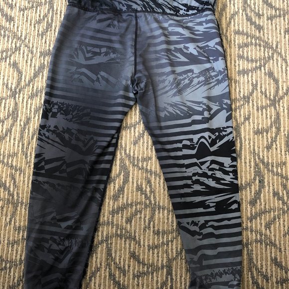 Nike Print Capri Leggings - Picture 2 of 6